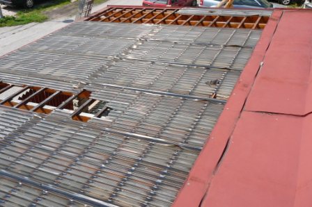 Zničené pvc desky Zničené pvc desky